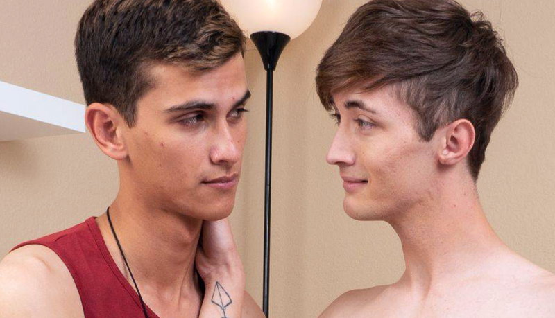 Twinks In Shorts – Justin Cross, Zack Love